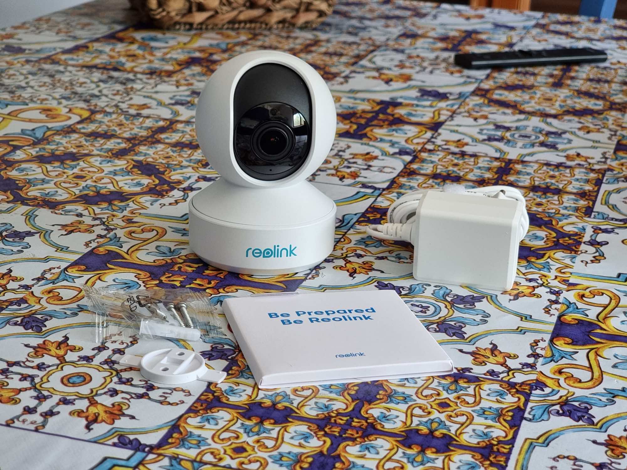 Reolink 5MP PTZ Telecamera WiFi Interno, Baby Monitor, Rilevazione di  Persone/Pet, Auto-tracking, Videocamera Sorveglianza WiFi 2,4/5GHz, 3x  Zoom, Sirena, Audio Bidirezionale, Cloud, E1 Zoom : : Elettronica